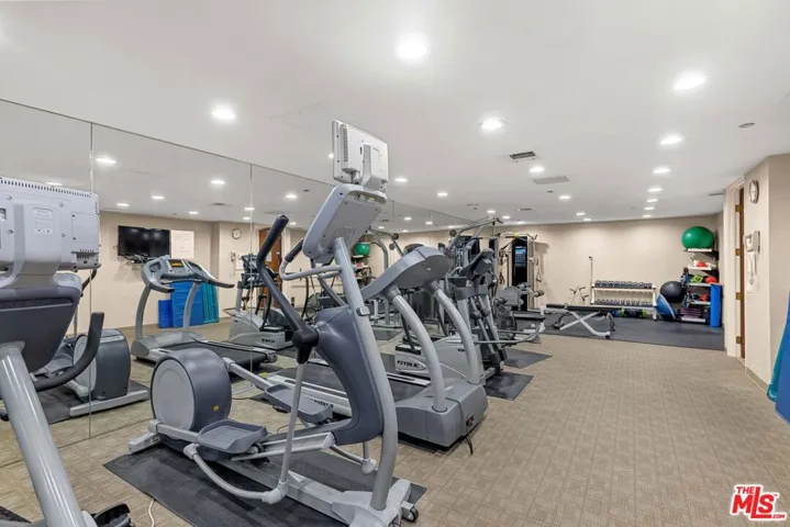 300 N Swall Drive 158, Beverly Hills, California 90211