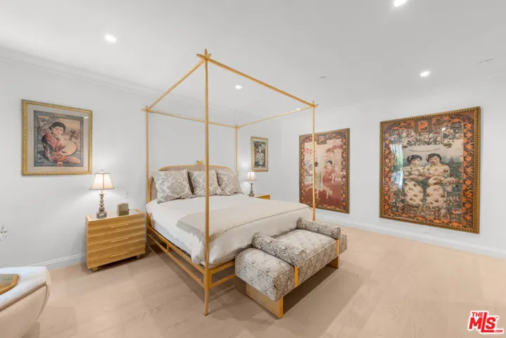 300 N Swall Drive 158, Beverly Hills, California 90211