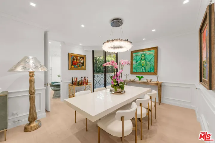 300 N Swall Drive 158, Beverly Hills, California 90211