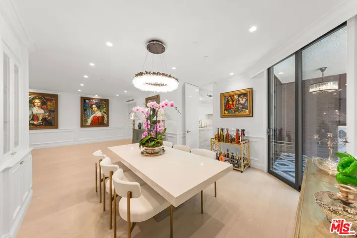 300 N Swall Drive 158, Beverly Hills, California 90211