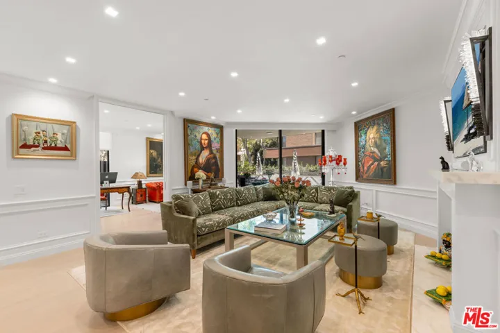 300 N Swall Drive 158, Beverly Hills, California 90211