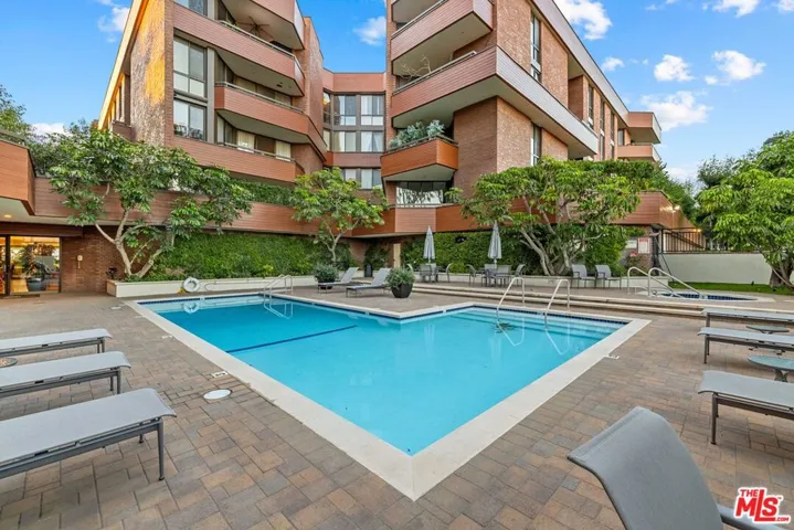 300 N Swall Drive 158, Beverly Hills, California 90211