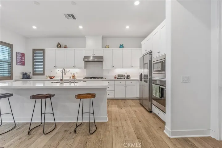 27227 Diamond Peak Lane 302, Valencia, California 91381