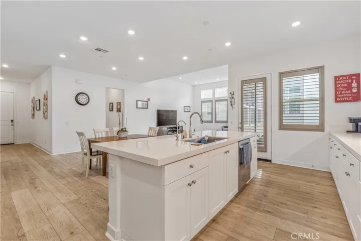 27227 Diamond Peak Lane 302, Valencia, California 91381