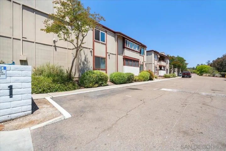 5473 Adobe Falls Rd 9, San Diego, California 92120