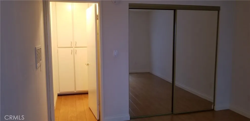 18530 Hatteras Street 102, Tarzana, California 91356