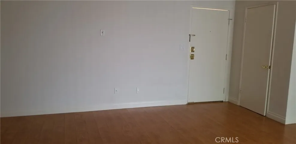 18530 Hatteras Street 102, Tarzana, California 91356