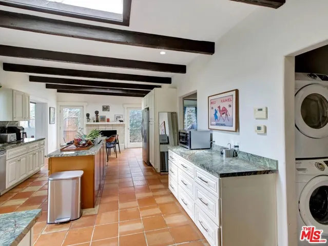 2007 Barcelona Drive, Los Angeles, California 90046