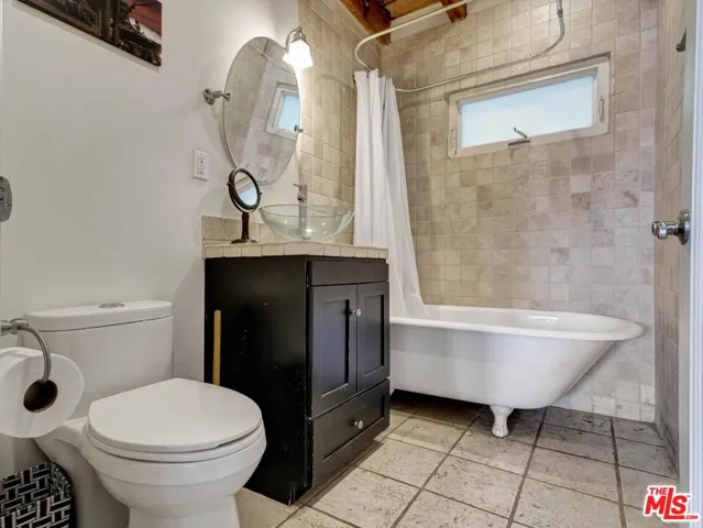 2007 Barcelona Drive, Los Angeles, California 90046