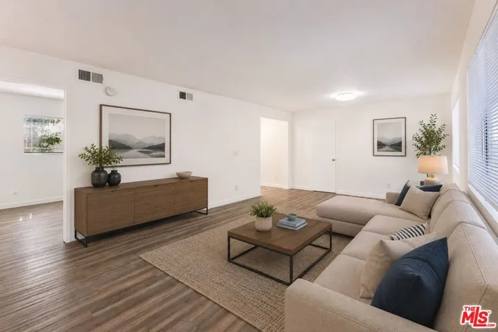 11425 Tiara Street, Los Angeles, California 91601