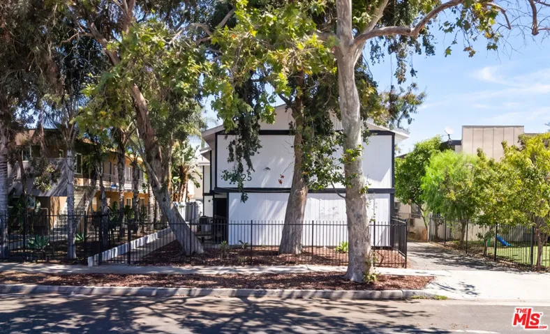 11425 Tiara Street, Los Angeles, California 91601