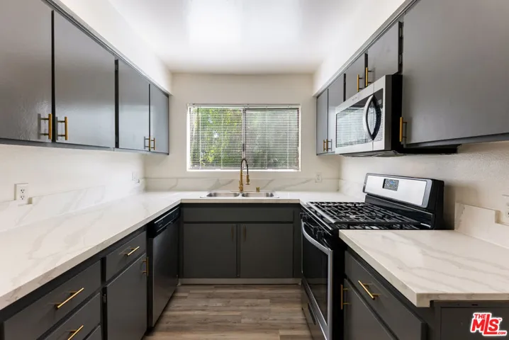 11425 Tiara Street, Los Angeles, California 91601