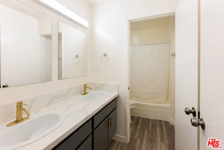 11425 Tiara Street, Los Angeles, California 91601