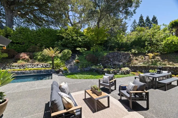 820 Eucalyptus Avenue, Hillsborough, California 94010