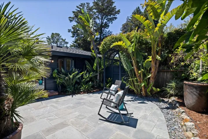 820 Eucalyptus Avenue, Hillsborough, California 94010
