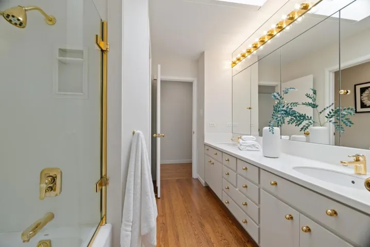 820 Eucalyptus Avenue, Hillsborough, California 94010