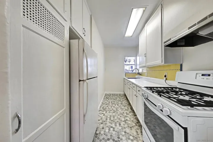 1518 Rosecrans Street, San Diego, California 92106