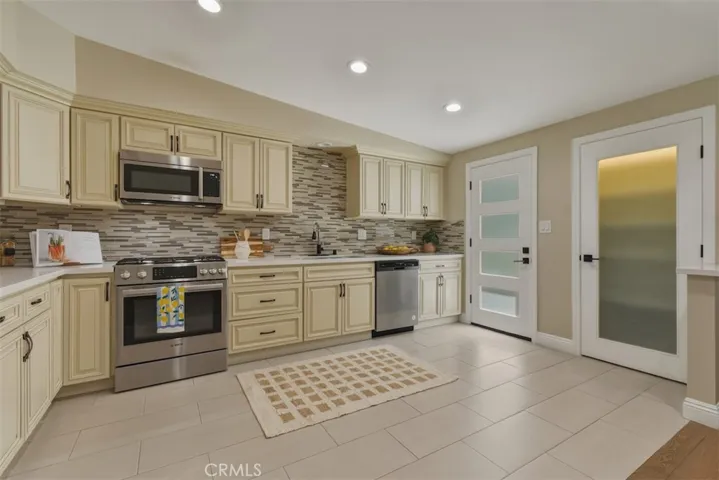 3675 Ventura Canyon, Sherman Oaks, California 91423