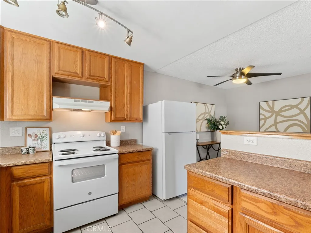 512 Sandalwood 1, Escondido, California 92027 — photo 4