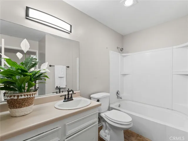 512 Sandalwood 1, Escondido, California 92027