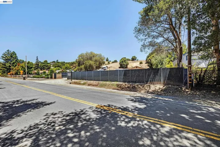 6344 Paloverde Rd, Castro Valley, California 94552