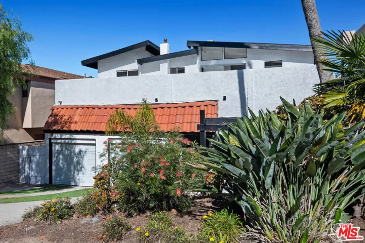 1315 17th Street, Manhattan Beach, California 90266