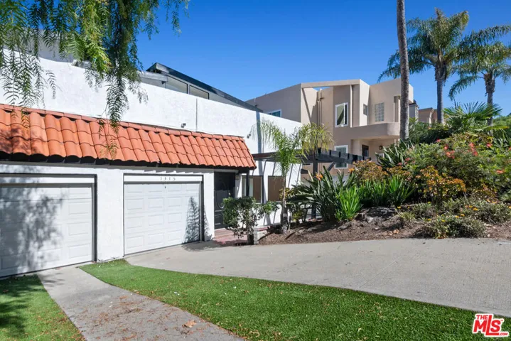 1315 17th Street, Manhattan Beach, California 90266