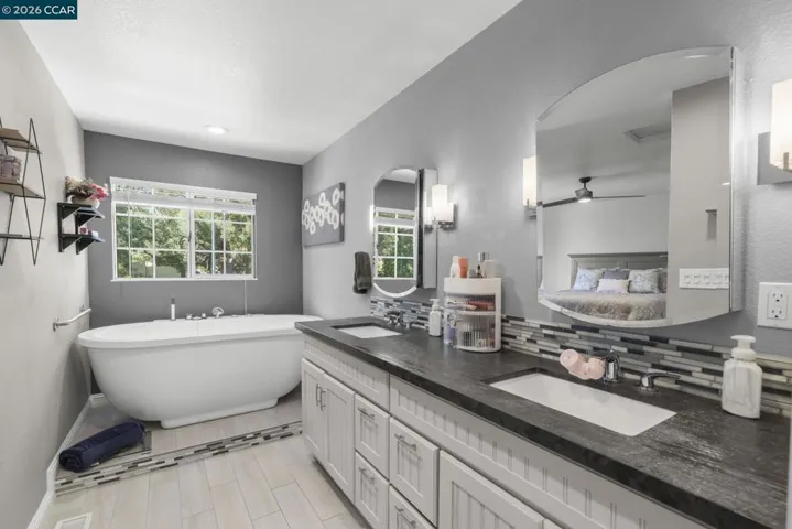1002 Pinehurst Ct, Concord, California 94521