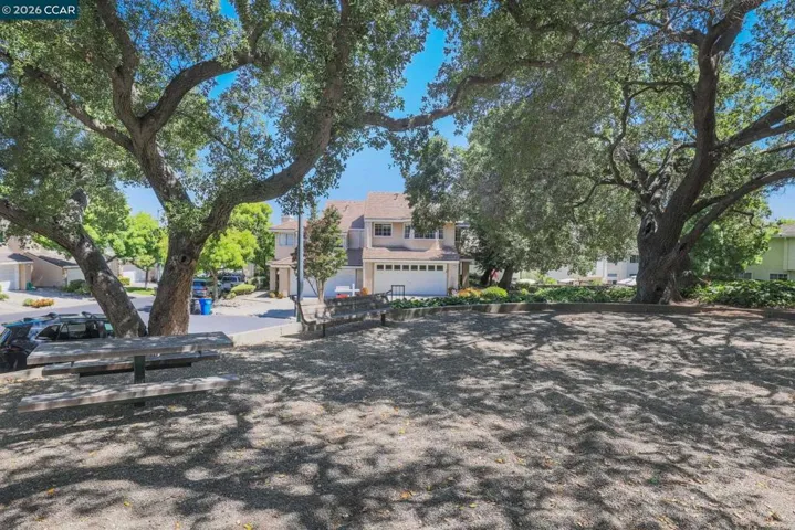 1002 Pinehurst Ct, Concord, California 94521