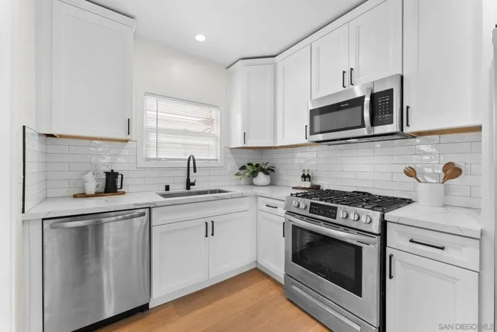 2552 2556 B Street, San Diego, California 92102