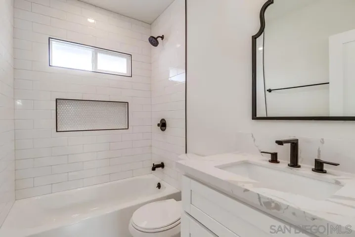 2552 2556 B Street, San Diego, California 92102