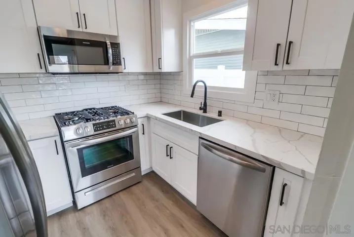 2552 2556 B Street, San Diego, California 92102