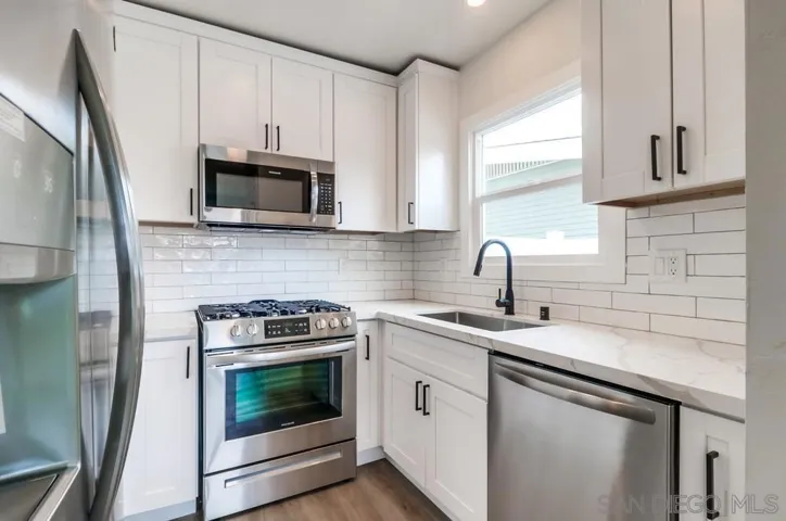 2552 2556 B Street, San Diego, California 92102