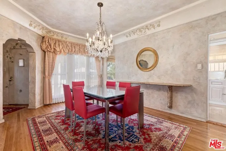 1511 Pandora Avenue, Los Angeles, California 90024