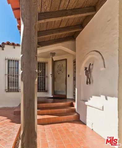 1511 Pandora Avenue, Los Angeles, California 90024