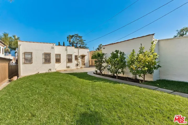 1511 Pandora Avenue, Los Angeles, California 90024