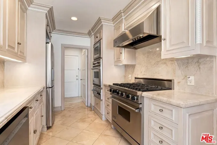 1511 Pandora Avenue, Los Angeles, California 90024
