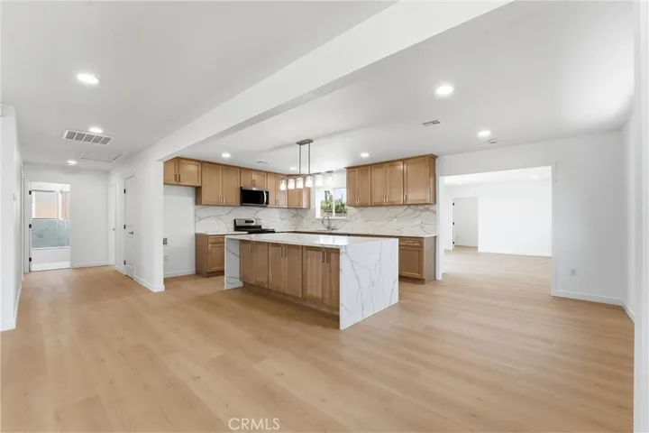 13027 Close, Whittier, California 90605