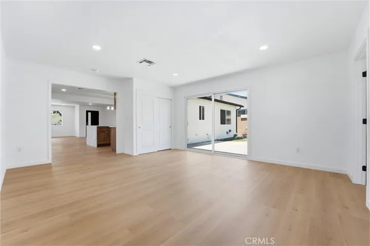 13027 Close, Whittier, California 90605