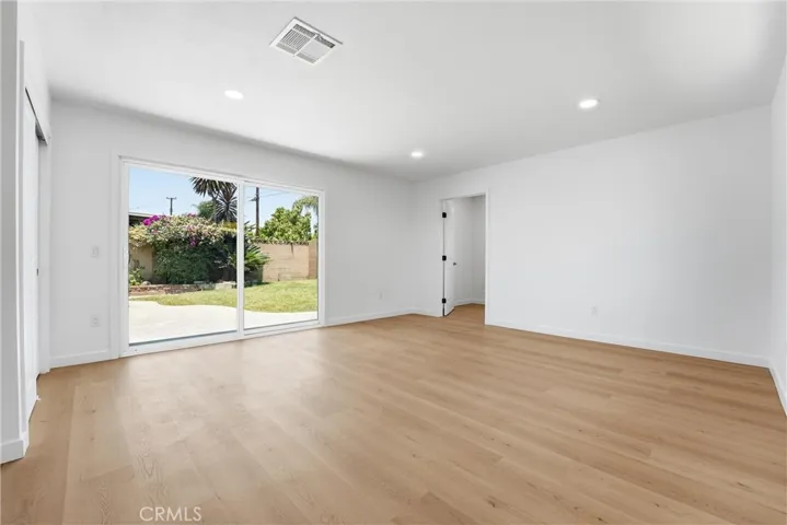 13027 Close, Whittier, California 90605
