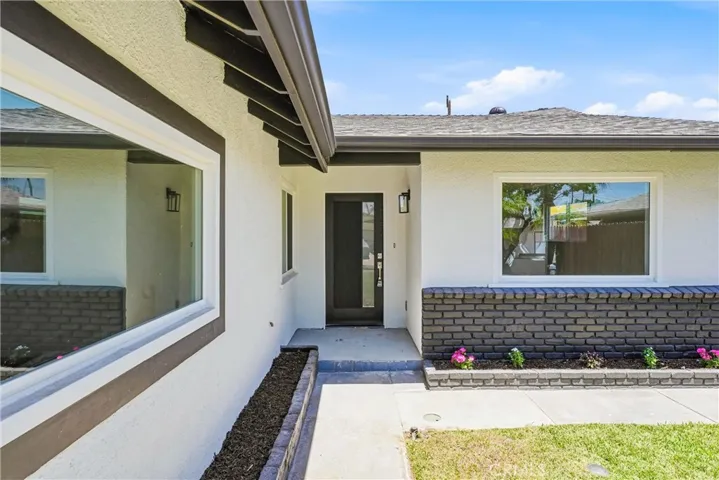 13027 Close, Whittier, California 90605