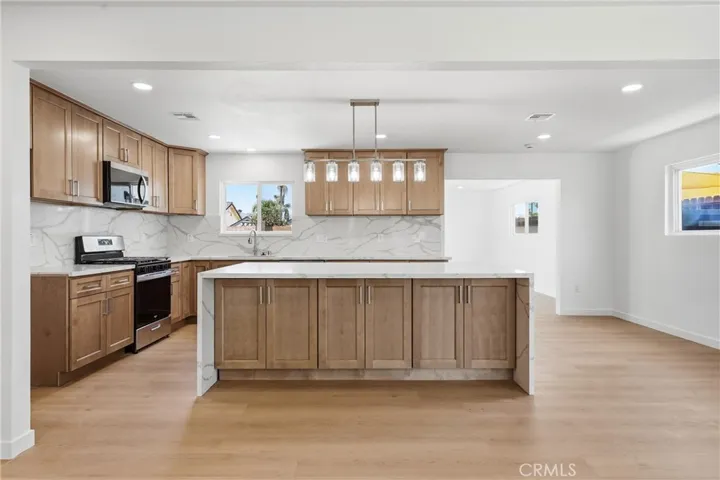 13027 Close, Whittier, California 90605