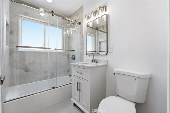 13027 Close, Whittier, California 90605