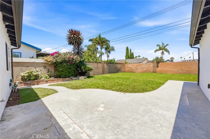 13027 Close, Whittier, California 90605