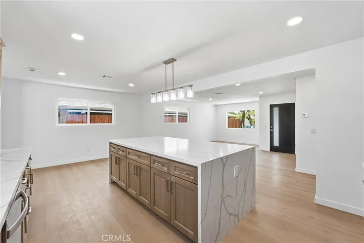 13027 Close, Whittier, California 90605