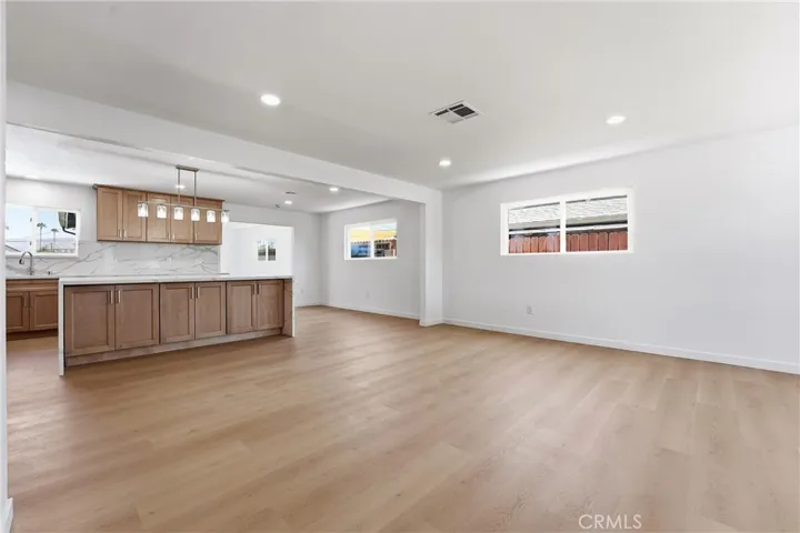 13027 Close, Whittier, California 90605