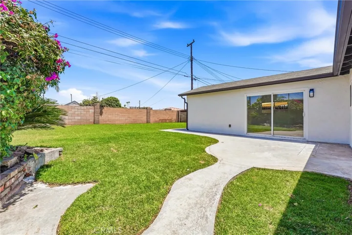 13027 Close, Whittier, California 90605