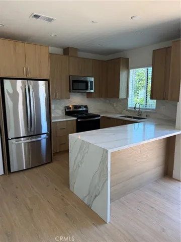 8823 Delco Ave, Winnetka, California 91306