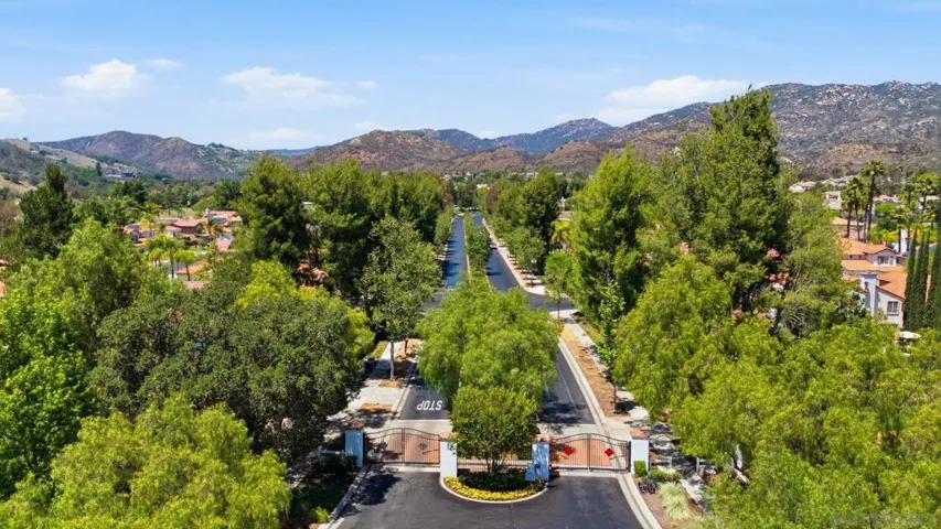 3152 Ferncreek Lane, Escondido, California 92027