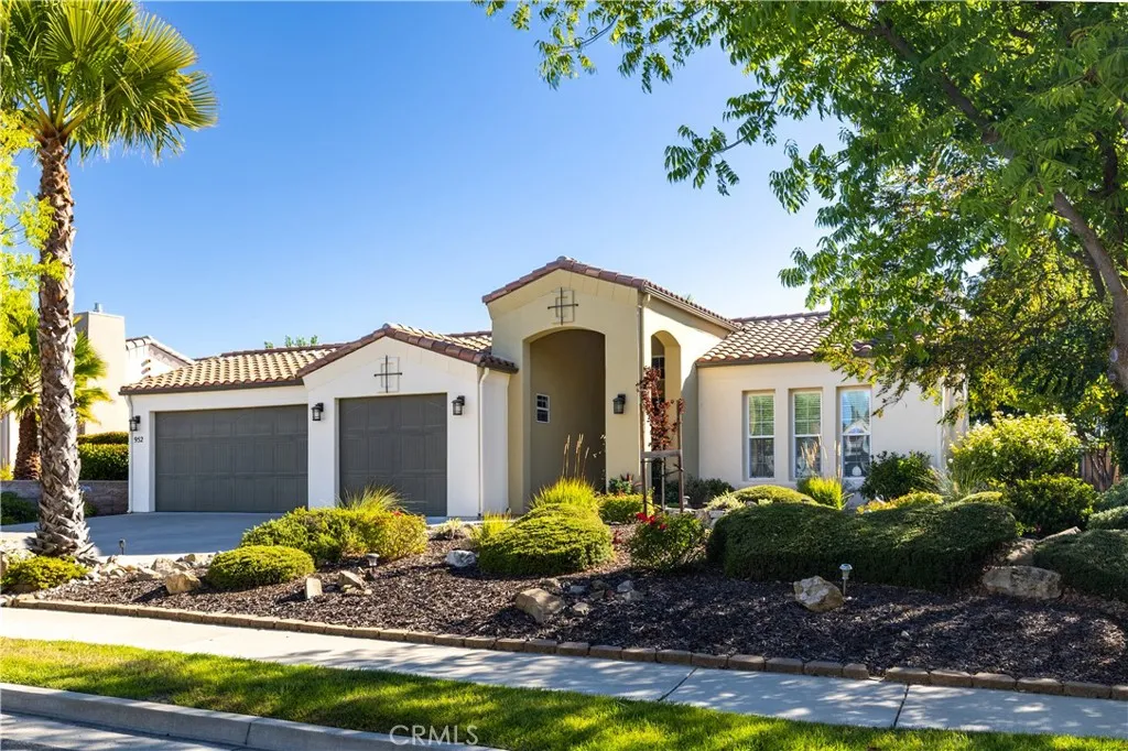 952 Vista Cerro Dr.